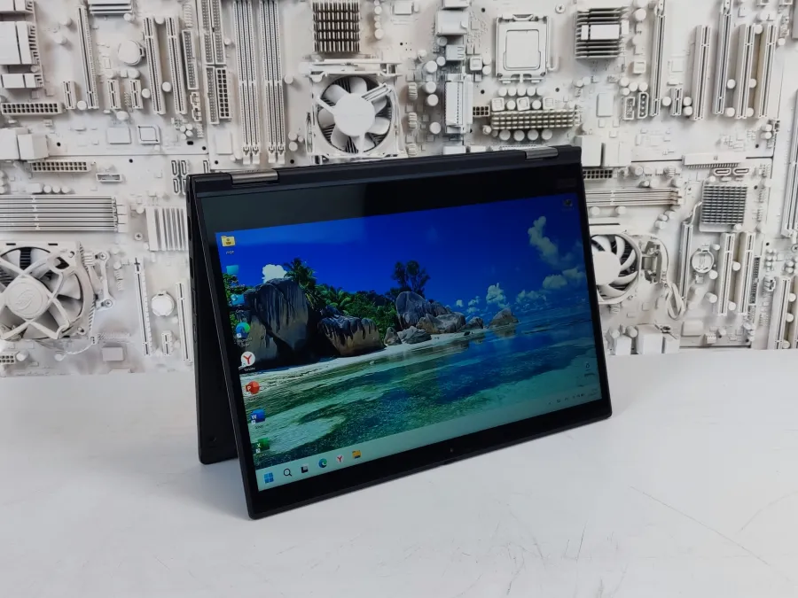 - Lenovo i5-8365u/8Gb/4G