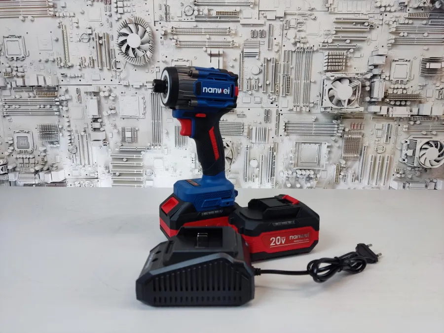 �������� NANWEI NW-S8240-4, 2���, 20V, BL