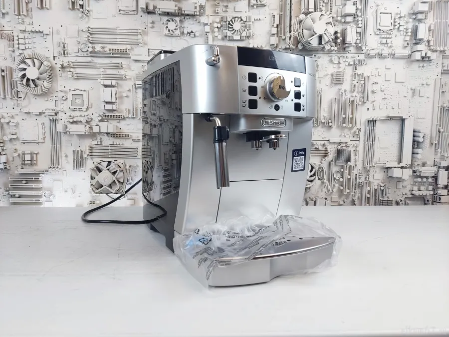 ����� ���������� De'Longhi Magnifica S ECAM 22.110, SB